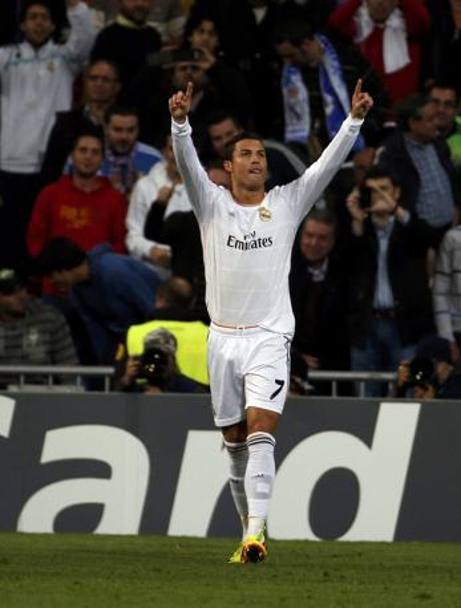 Il 28enne portoghese Cristiano Ronaldo , questo  il 6 gol in Champions. 